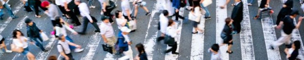 _105882607_peoplerushing1